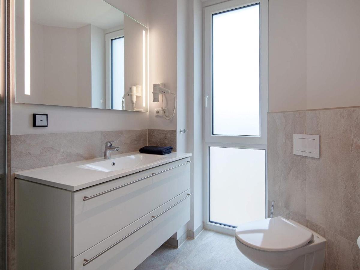 X Apartment *